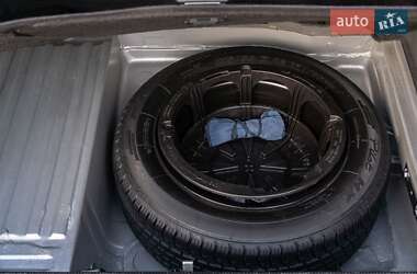 Седан Mercedes-Benz E-Class 2000 в 