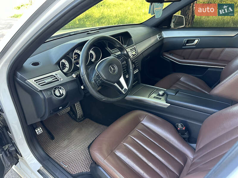 Седан Mercedes-Benz E-Class 2014 в Іршаві