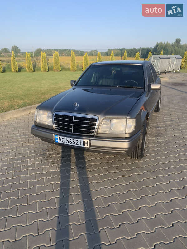 Mercedes-Benz E-Class 1994