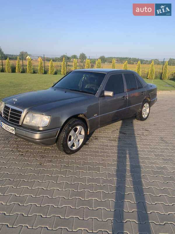 Седан Mercedes-Benz E-Class 1994 в Рожище