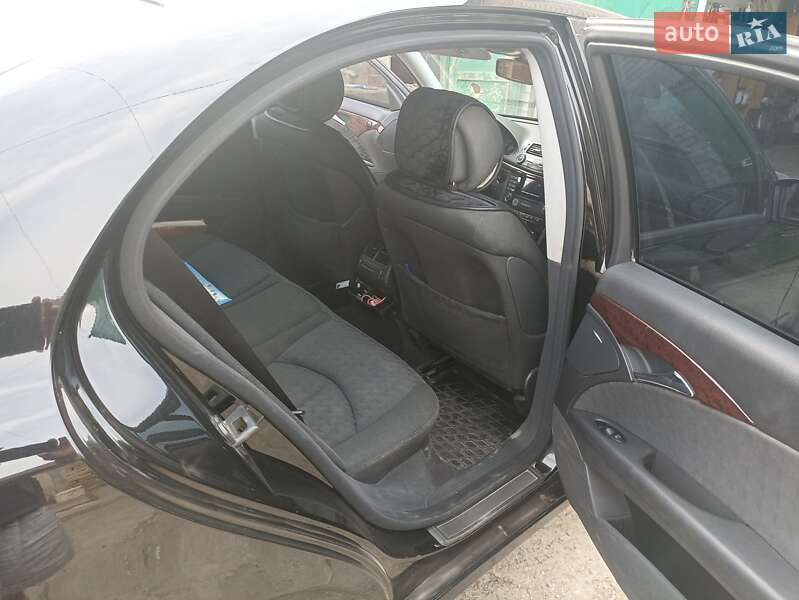 Mercedes-Benz E-Class 2005
