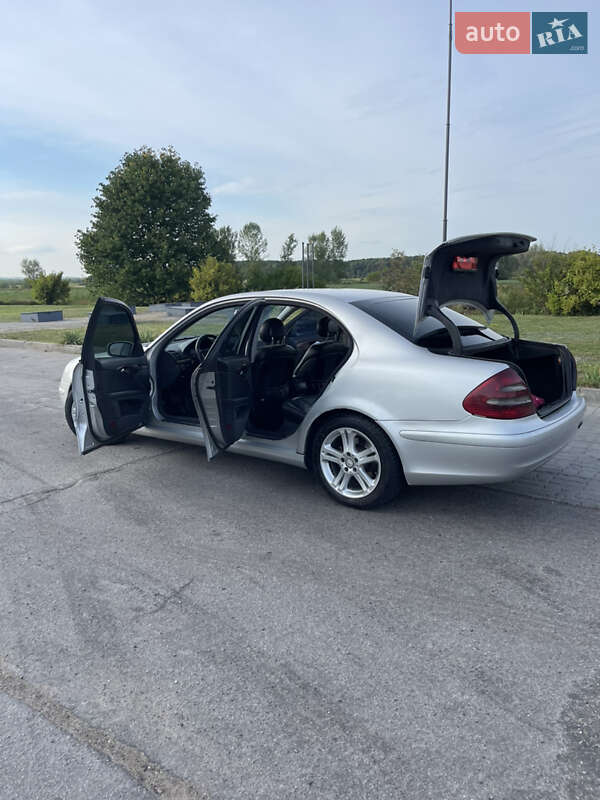 Седан Mercedes-Benz E-Class 2002 в Коломые