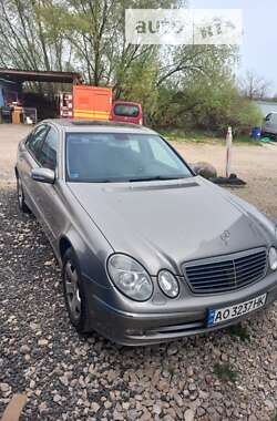 Седан Mercedes-Benz E-Class 2004 в Ужгороді