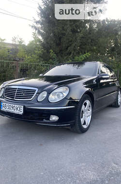 Седан Mercedes-Benz E-Class 2002 в Вендичанах