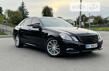 Седан Mercedes-Benz E-Class 2010 в Львові