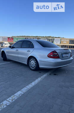 Седан Mercedes-Benz E-Class 2002 в Черновцах