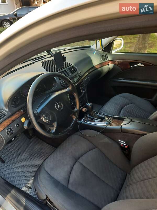 Седан Mercedes-Benz E-Class 2004 в Ковелі