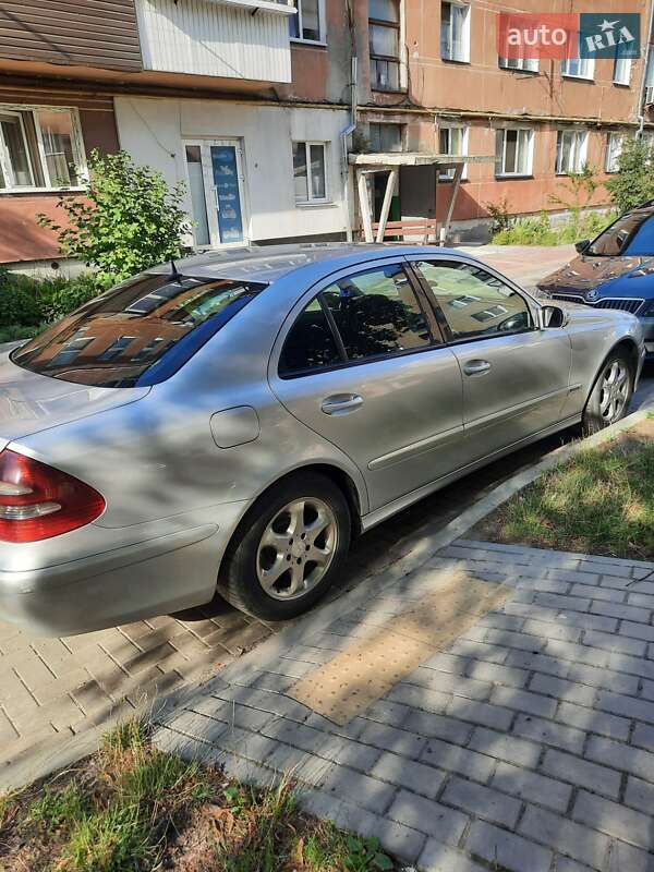 Седан Mercedes-Benz E-Class 2004 в Ковелі