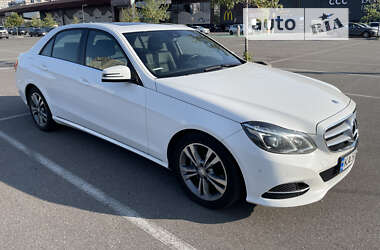 Седан Mercedes-Benz E-Class 2014 в Киеве