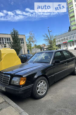 Седан Mercedes-Benz E-Class 1991 в Києві