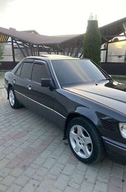 Седан Mercedes-Benz E-Class 1995 в Івано-Франківську