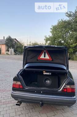 Седан Mercedes-Benz E-Class 1995 в Івано-Франківську