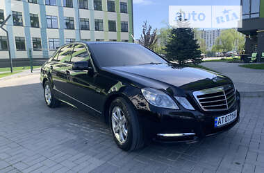 Седан Mercedes-Benz E-Class 2010 в Ивано-Франковске