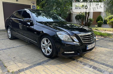 Седан Mercedes-Benz E-Class 2010 в Киеве