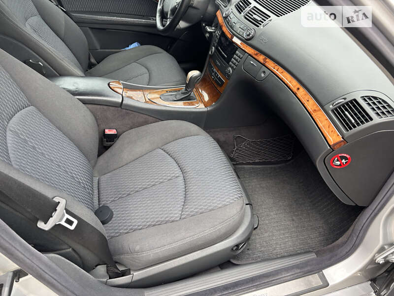 Седан Mercedes-Benz E-Class 2003 в Черкасах