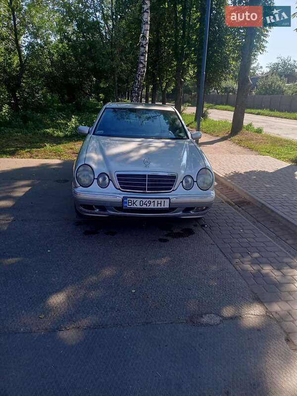 Седан Mercedes-Benz E-Class 2001 в Харькове