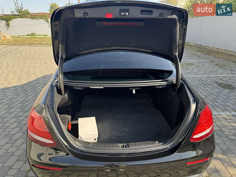 Седан Mercedes-Benz E-Class 2016 в Ивано-Франковске