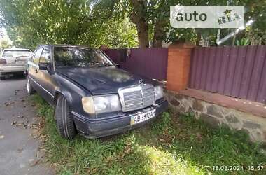 Седан Mercedes-Benz E-Class 1991 в Літині