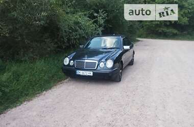 Седан Mercedes-Benz E-Class 1999 в Рівному