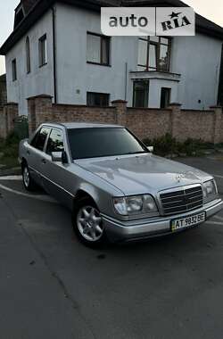 Седан Mercedes-Benz E-Class 1994 в Ивано-Франковске