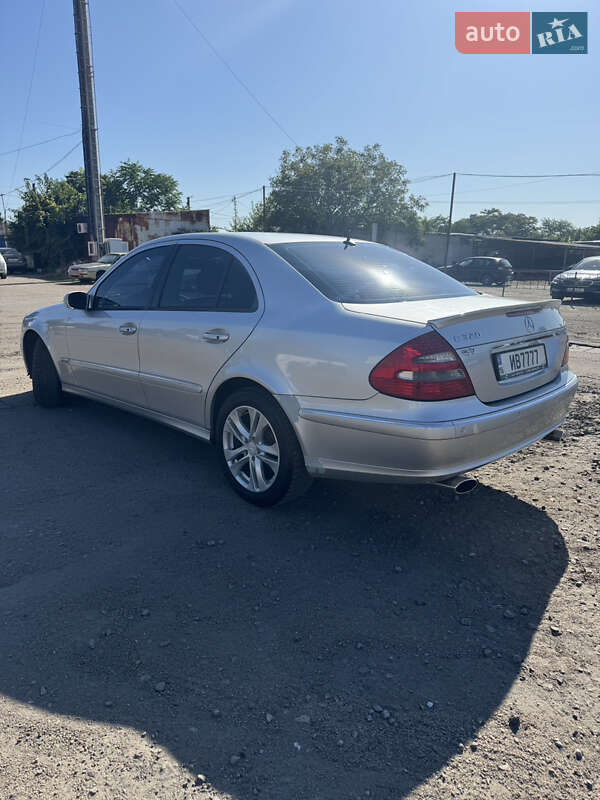 Седан Mercedes-Benz E-Class 2002 в Одесі