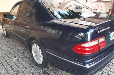 Седан Mercedes-Benz E-Class 2002 в Харькове