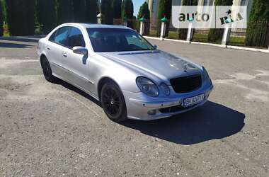 Седан Mercedes-Benz E-Class 2002 в Дубно