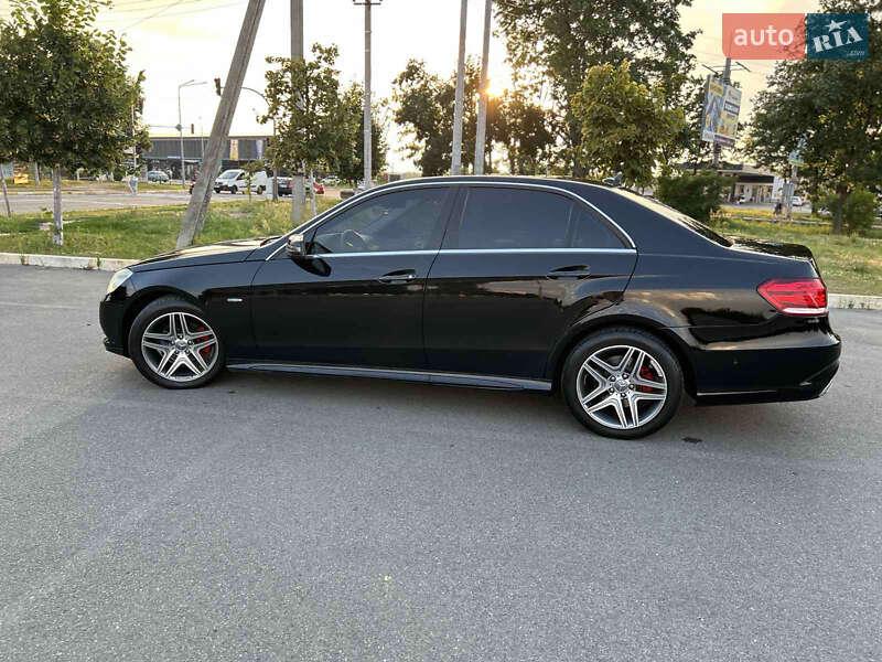 Седан Mercedes-Benz E-Class 2011 в Буче