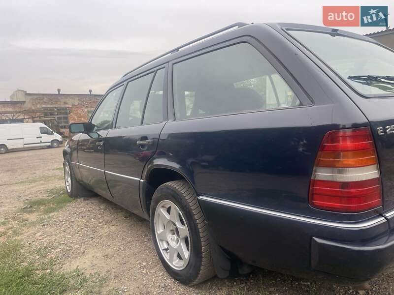 Універсал Mercedes-Benz E-Class 1994 в Чернівцях