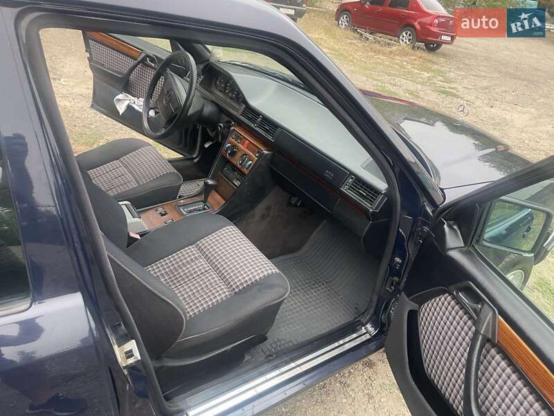 Універсал Mercedes-Benz E-Class 1994 в Чернівцях
