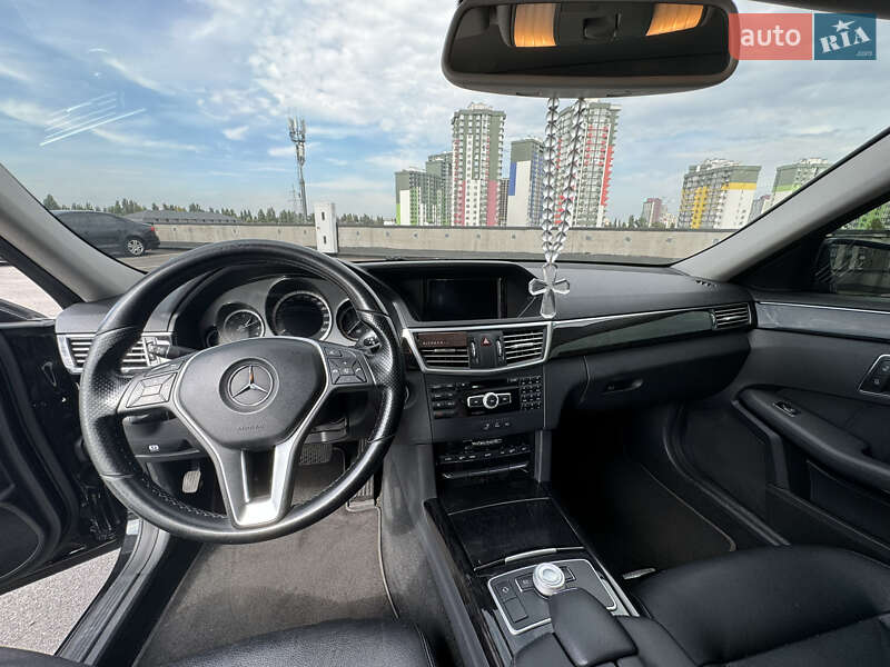 Седан Mercedes-Benz E-Class 2012 в Києві