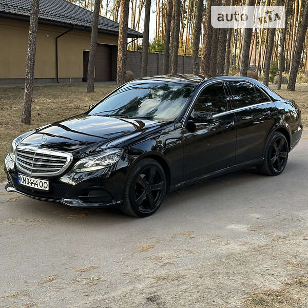 Седан Mercedes-Benz E-Class 2015 в Житомире