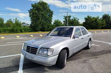 Седан Mercedes-Benz E-Class 1989 в Чернівцях