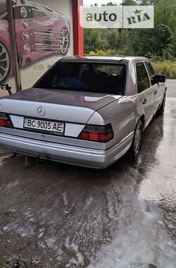 Седан Mercedes-Benz E-Class 1989 в Судовой Вишне