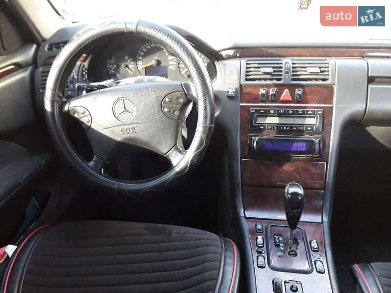 Mercedes-Benz E-Class 2001