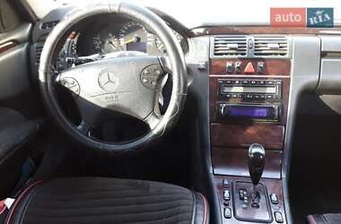 Седан Mercedes-Benz E-Class 2001 в 