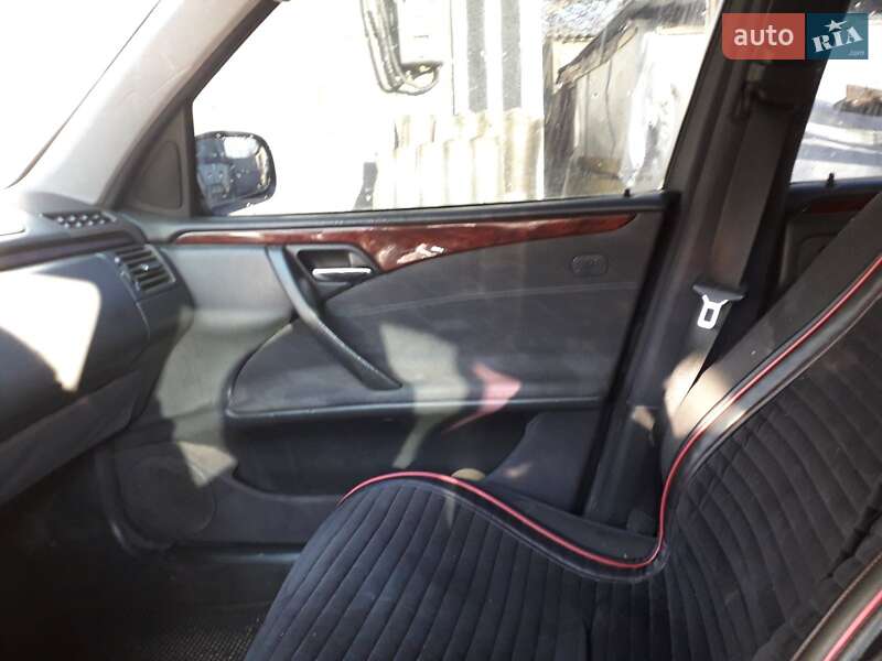 Седан Mercedes-Benz E-Class 2001 в Сарате