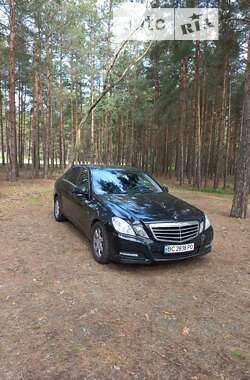 Седан Mercedes-Benz E-Class 2012 в Львове