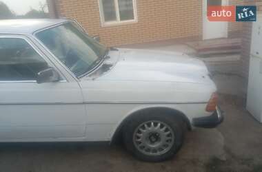 Седан Mercedes-Benz E-Class 1979 в 