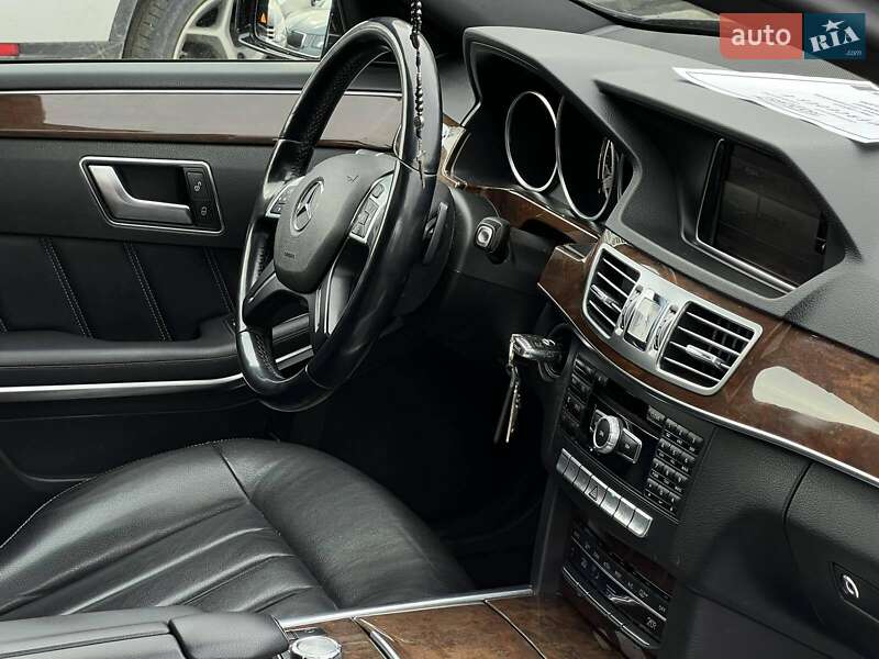 Седан Mercedes-Benz E-Class 2013 в Львові