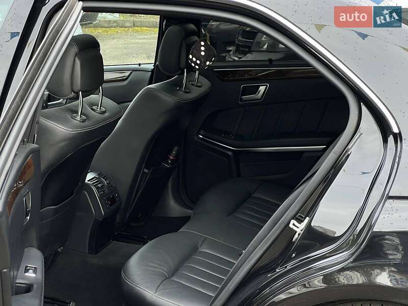 Седан Mercedes-Benz E-Class 2013 в Львові