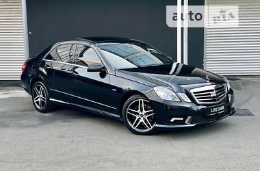 Седан Mercedes-Benz E-Class 2010 в Киеве