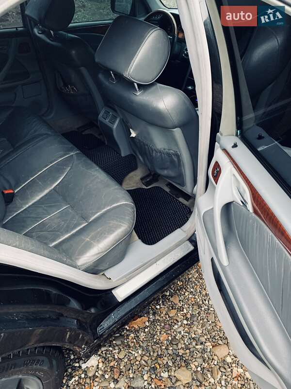 Седан Mercedes-Benz E-Class 2000 в Хусте