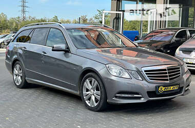 Универсал Mercedes-Benz E-Class 2011 в Черновцах