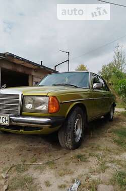 Седан Mercedes-Benz E-Class 1980 в Калуші