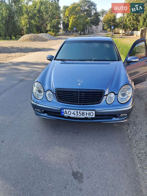 Седан Mercedes-Benz E-Class 2003 в Виноградове