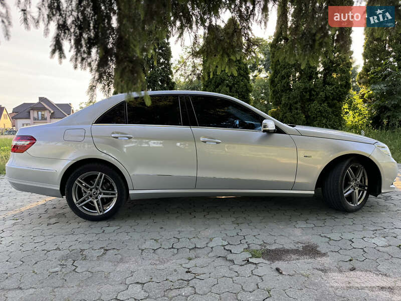 Седан Mercedes-Benz E-Class 2011 в Запорожье