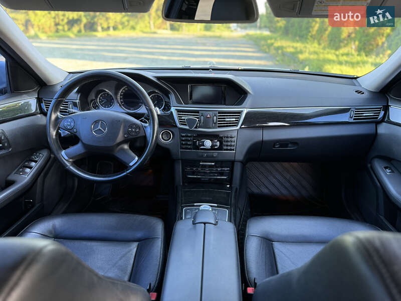 Седан Mercedes-Benz E-Class 2011 в Запорожье