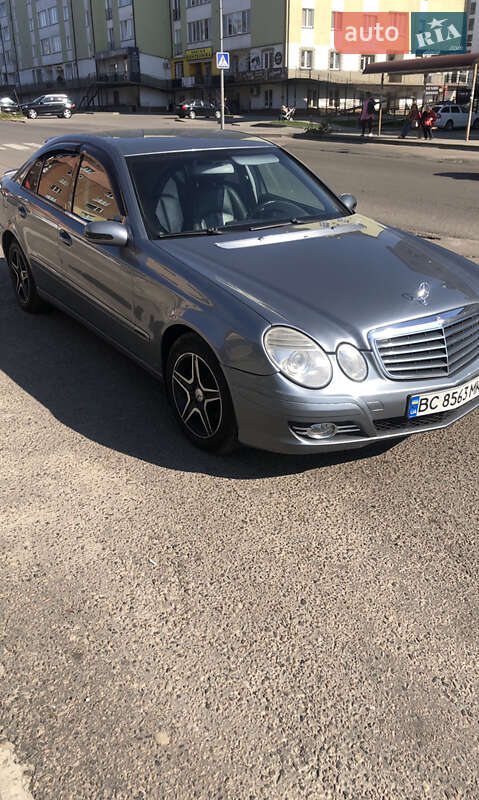 Седан Mercedes-Benz E-Class 2005 в Сокале