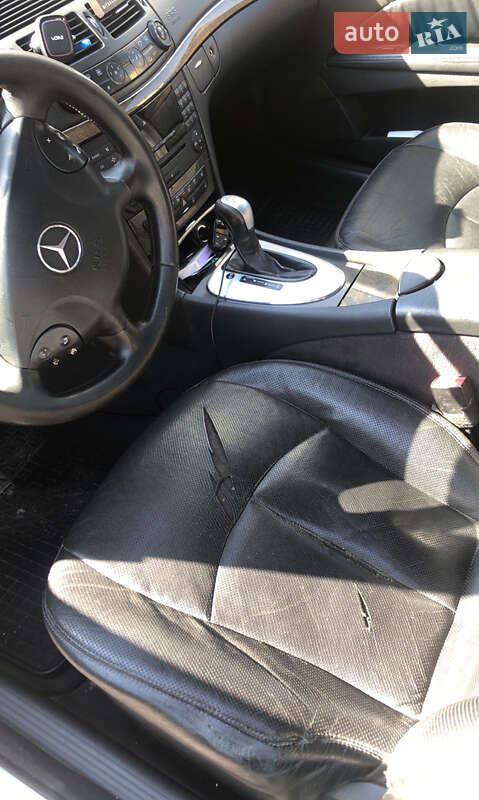 Седан Mercedes-Benz E-Class 2005 в Сокале